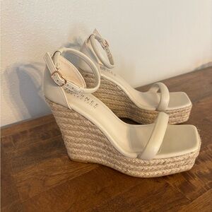 Journee Collection size 8 Wedge